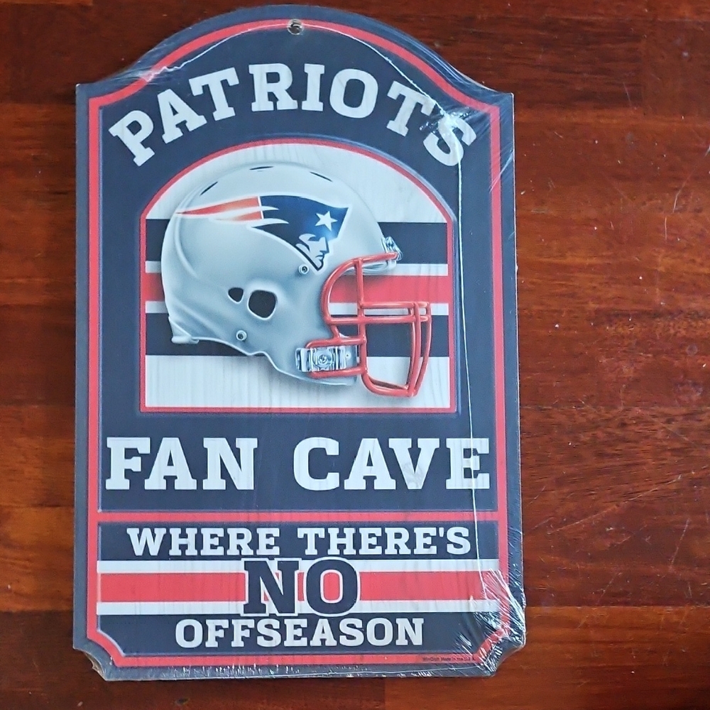 Patriots Fan Cave Sign - Red, Blue, White. Still In Plastic Wrap.